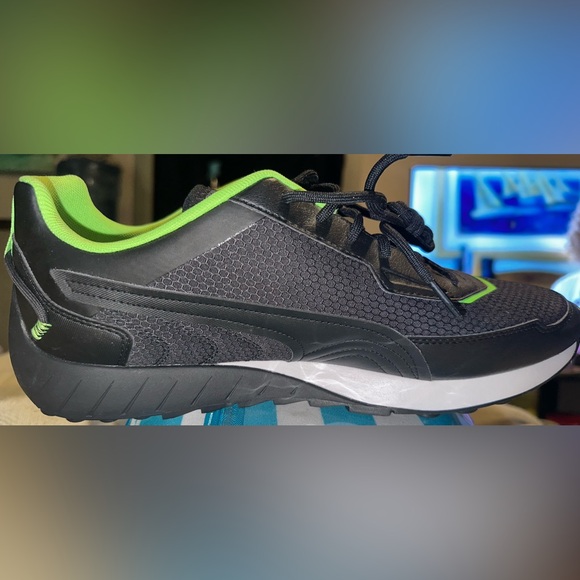 🏎️ RARE Puma Mercedes-AMG Petronas F1 x SpeedFusion OG sneakers | Men’s Size 10 - Picture 3 of 8